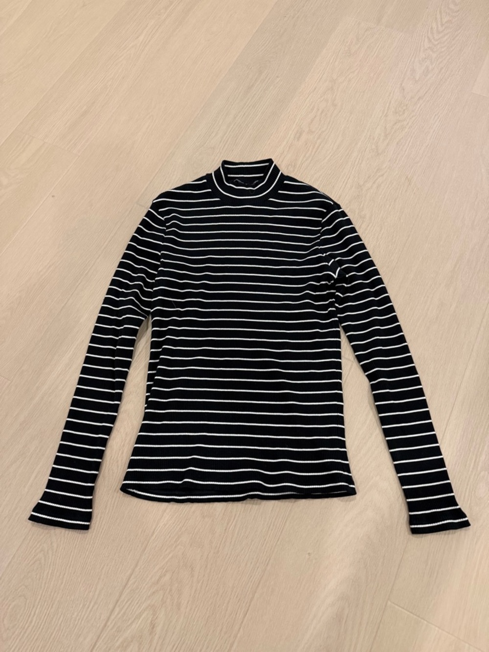 Uniqlo Black and White Striped Long-Sleeve Mock Neck Top